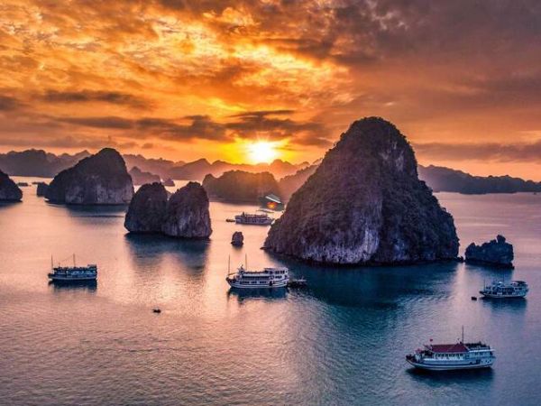 Ha Long Bay Vietnam Sightseeing